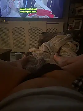 persiannqueen online show from December 21, 2025, 2:08 am