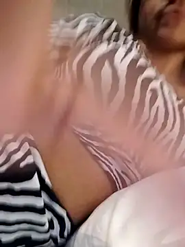 fofinhaa12 online show from September 18, 2025, 6:21 pm