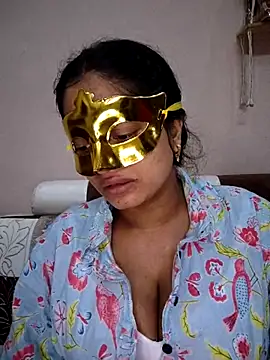 bigtitsqueen online show from November 6, 2025, 4:46 am