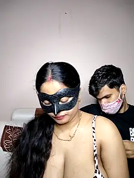 bigtitsqueen online show from April 9, 2026, 5:07 am