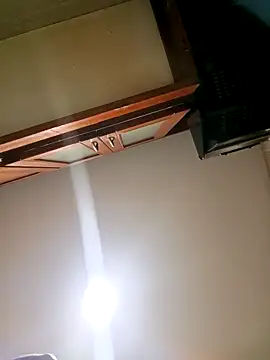 MirandaSoto online show from April 17, 2026, 3:31 am