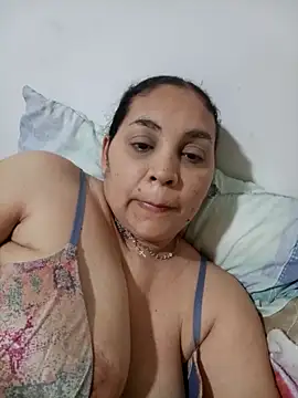 Snapshot of MirandaSoto chatting on April 18, 2026, 12:36 am MirandaSoto online show from April 18, 2026, 12:36 am