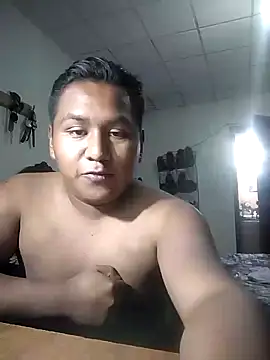 Snapshot of R1ch_Daddy chatting on December 16, 2024, 4:45 am R1ch Daddy online show from December 16, 2024, 4:45 am