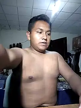 Snapshot of R1ch_Daddy chatting on December 18, 2024, 1:05 am R1ch Daddy online show from December 18, 2024, 1:05 am