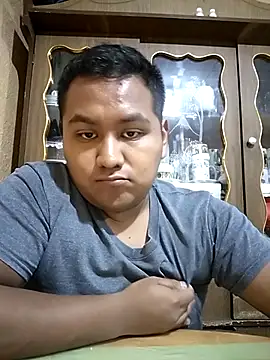 Snapshot of R1ch_Daddy chatting on November 5, 2025, 3:39 am R1ch Daddy online show from November 5, 2025, 3:39 am