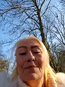 Snapshot of lisalustjouw chatting on March 7, 2025, 1:40 pm lisalustjouw online show from March 7, 2025, 1:40 pm