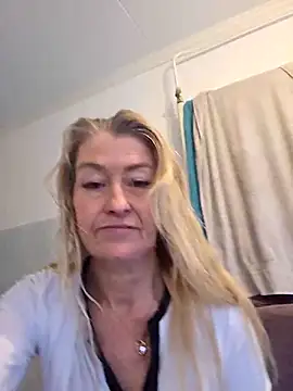 lisalustjouw online show from April 3, 2026, 7:39 am