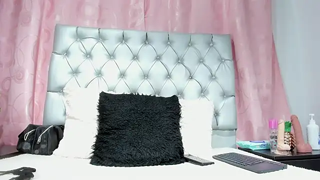 veneno hot online show from November 11, 2025, 1:33 pm