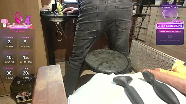 misteryman1956 online show from February 3, 2026, 6:40 am