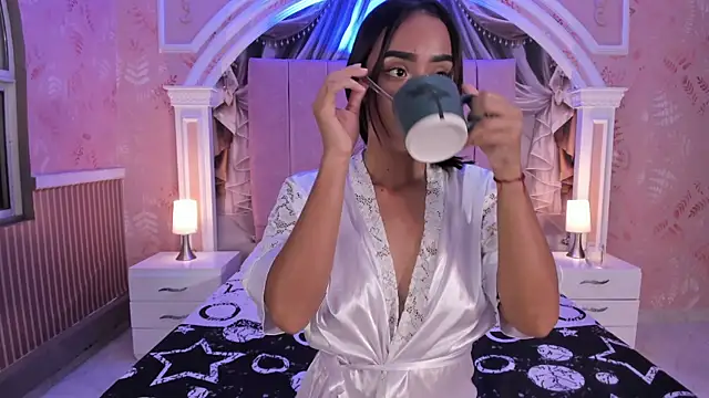 Snapshot of sheyla_sweet18 chatting on December 18, 2024, 10:57 pm sheyla sweet18 online show from December 18, 2024, 10:57 pm