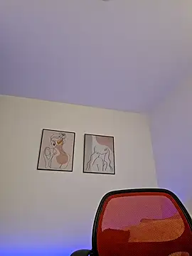 Snapshot of VictoriaEvaans_ chatting on February 19, 2025, 10:20 pm VictoriaEvaans online show from February 19, 2025, 10:20 pm