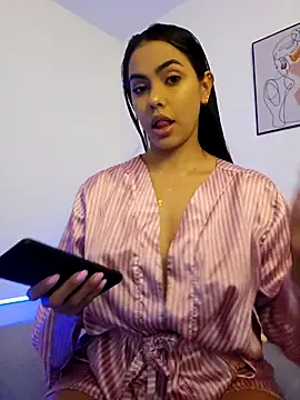 Snapshot of VictoriaEvaans_ chatting on October 8, 2025, 10:40 pm VictoriaEvaans online show from October 8, 2025, 10:40 pm