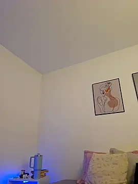 Snapshot of VictoriaEvaans_ chatting on October 27, 2025, 10:47 pm VictoriaEvaans online show from October 27, 2025, 10:47 pm