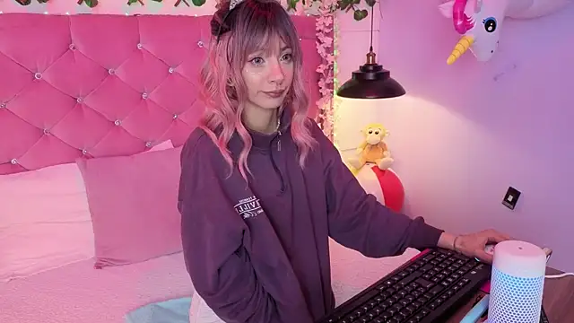 lauren evans96 online show from March 4, 2026, 3:34 am