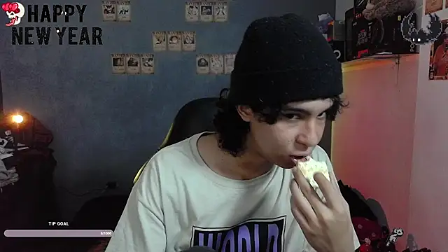 Snapshot of kairozz chatting on January 1, 2025, 8:15 pm kairozz online show from January 1, 2025, 8:15 pm