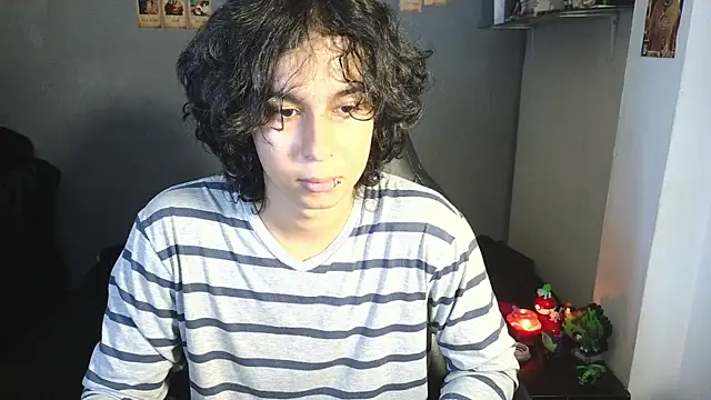 Snapshot of kairozz chatting on February 19, 2025, 1:39 pm kairozz online show from February 19, 2025, 1:39 pm