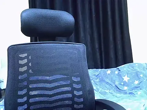 Horny-slut  online show from December 3, 2025, 2:26 pm