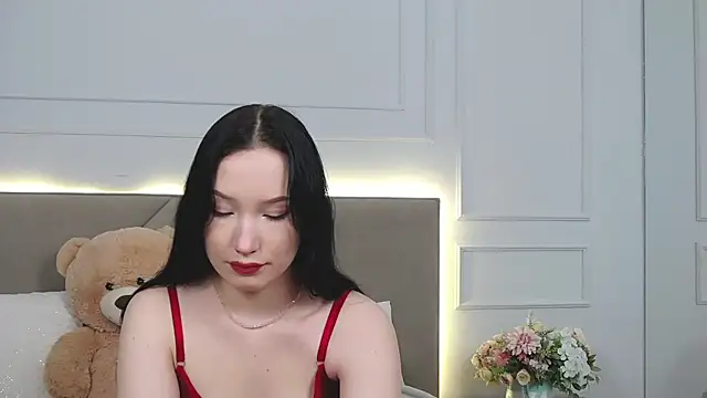 LeilaLow online show from January 4, 2025, 12:16 pm