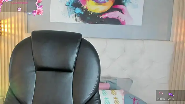 nicole  parker1 online show from January 14, 2025, 2:53 pm