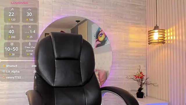 nicole  parker1 online show from February 10, 2025, 3:21 pm