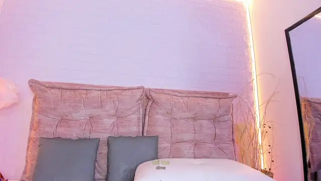 Snapshot of RenataJhonson_ chatting on June 10, 2026, 10:08 pm RenataJhonson online show from June 10, 2026, 10:08 pm