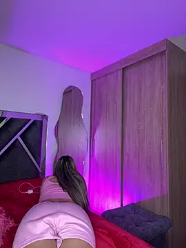 Issabela G1 online show from December 15, 2024, 11:20 pm