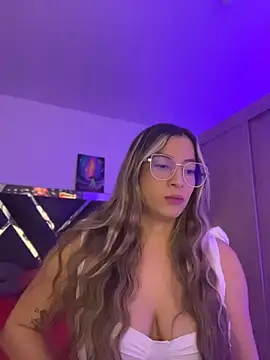 Snapshot of Issabela_G1 chatting on July 20, 2026, 3:32 am Issabela G1 online show from July 20, 2026, 3:32 am