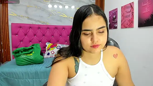 Snapshot of Helen_russo chatting on May 3, 2026, 6:03 pm Helen russo online show from May 3, 2026, 6:03 pm