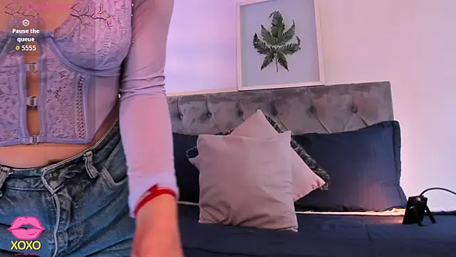 Nami sunny online show from November 5, 2025, 6:52 pm