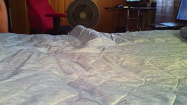 qoooqing67 online show from November 6, 2025, 6:14 am