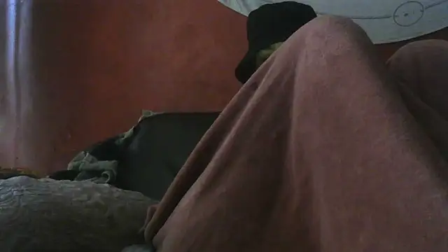 Snapshot of spacegirlll chatting on December 24, 2024, 9:17 am spacegirlll online show from December 24, 2024, 9:17 am