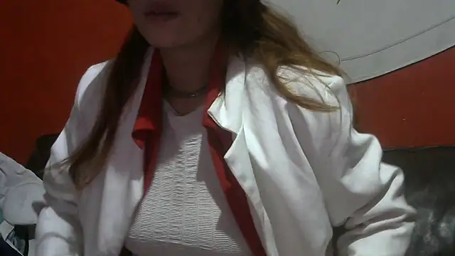 Snapshot of spacegirlll chatting on December 25, 2024, 8:28 pm spacegirlll online show from December 25, 2024, 8:28 pm