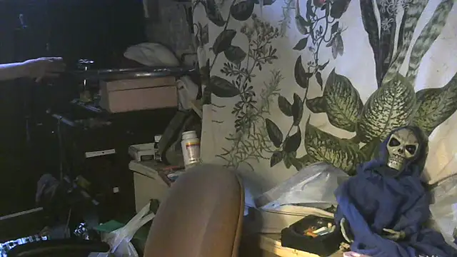 Snapshot of spacegirlll chatting on February 26, 2025, 11:26 pm spacegirlll online show from February 26, 2025, 11:26 pm