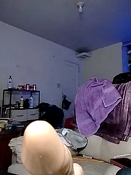 Snapshot of TickleMeKink chatting on February 13, 2025, 11:17 am TickleMeKink online show from February 13, 2025, 11:17 am