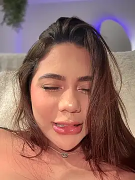 Aryrosee online show from November 15, 2025, 4:03 pm