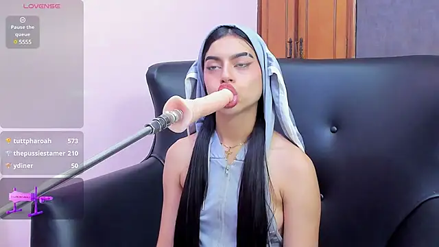 isabella santos1 online show from February 20, 2025, 12:04 pm