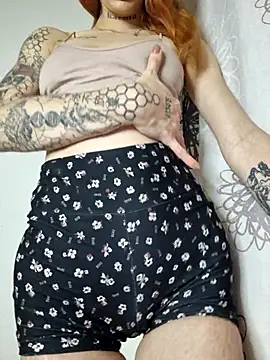 roxi katty online show from December 19, 2025, 4:41 am