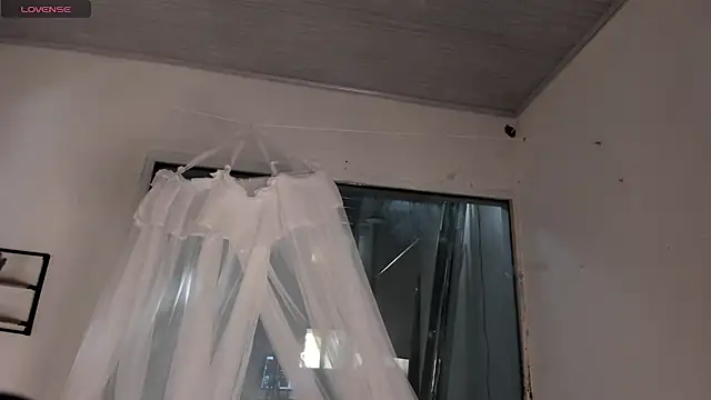 cutiepeach online show from October 3, 2025, 8:17 pm