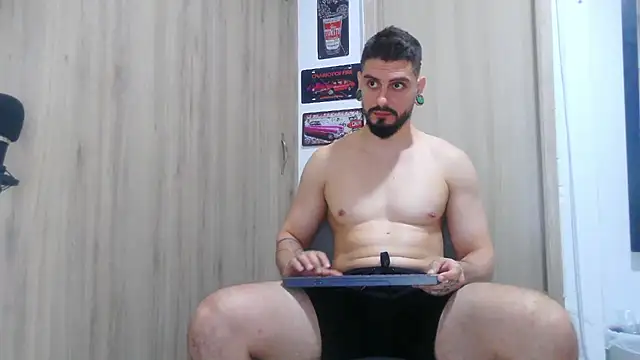 Aaron kwok28 online show from October 30, 2025, 1:51 am