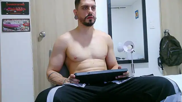 Aaron kwok28 online show from April 10, 2026, 10:58 pm