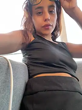 Snapshot of Katee_Jones chatting on March 21, 2025, 11:01 pm Katee Jones online show from March 21, 2025, 11:01 pm