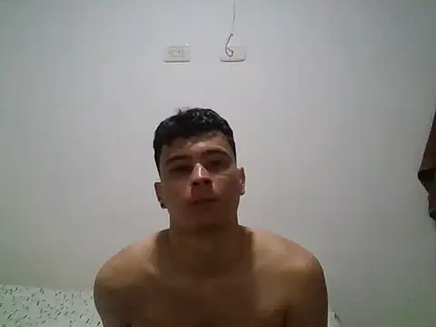 ema299999 online show from October 17, 2025, 11:40 pm