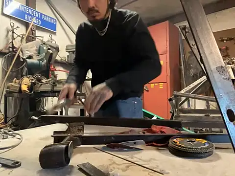 yomanfriend online show from January 1, 2025, 11:29 pm