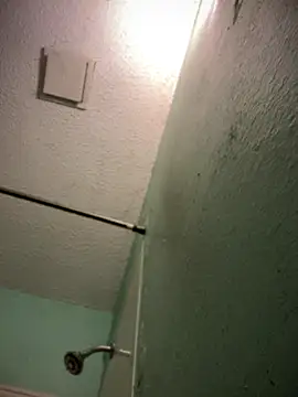 yomanfriend online show from September 18, 2025, 1:51 am