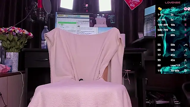 Raissa sky26 online show from December 17, 2025, 3:34 am