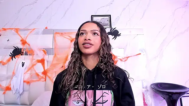 BritneyCollins online show from October 15, 2025, 11:32 am