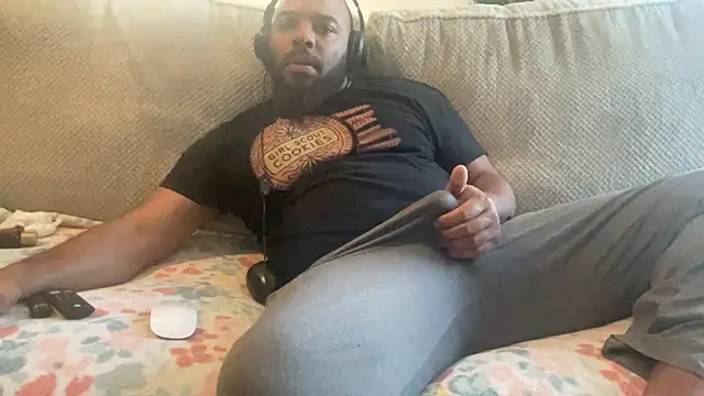 Snapshot of Bbcfun44 chatting on January 7, 2025, 8:10 pm Bbcfun44 online show from January 7, 2025, 8:10 pm