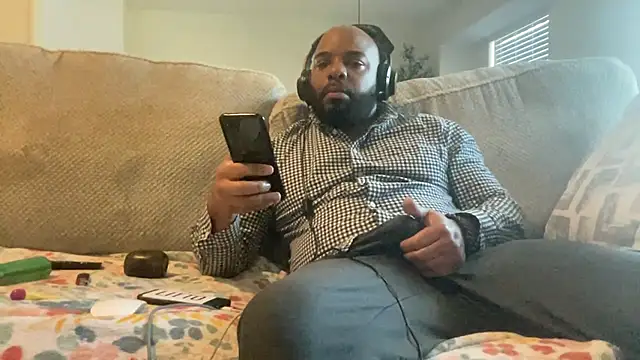 Snapshot of Bbcfun44 chatting on February 3, 2025, 10:32 pm Bbcfun44 online show from February 3, 2025, 10:32 pm