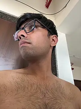 Snapshot of BoyzaraHatke chatting on March 3, 2026, 7:58 am BoyzaraHatke online show from March 3, 2026, 7:58 am