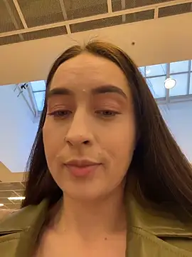 Holly Play online show from November 12, 2025, 12:05 pm